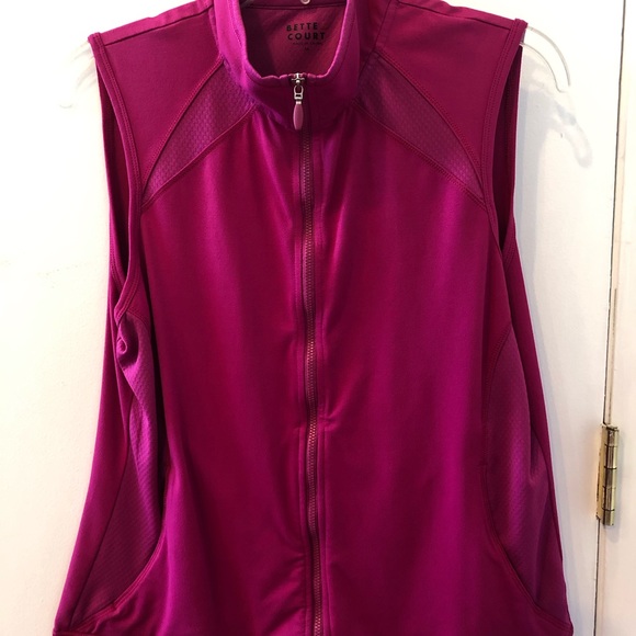 Bette & Court Women’s Golf Vest - Picture 2 of 6